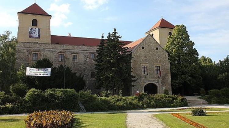 Várpalota’s Thury Castle Refurbished