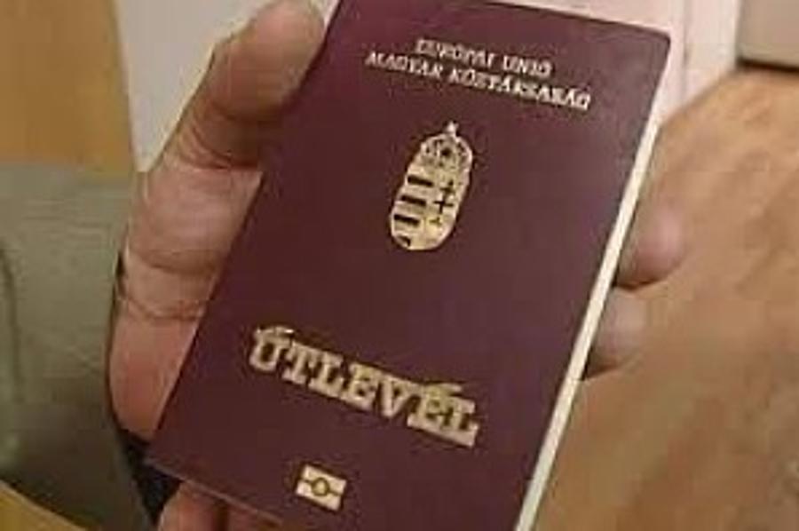 Hungarian Party LMP Presses Ministry To Release List Of Diplomatic Passports