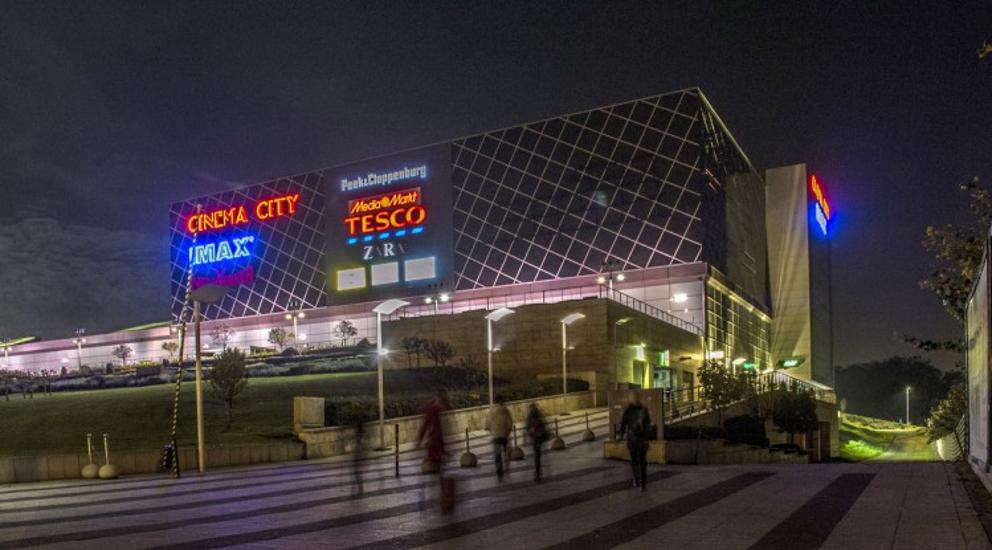 Dramatic Fall In Number Of Visitors To Shopping Centres In Hungary
