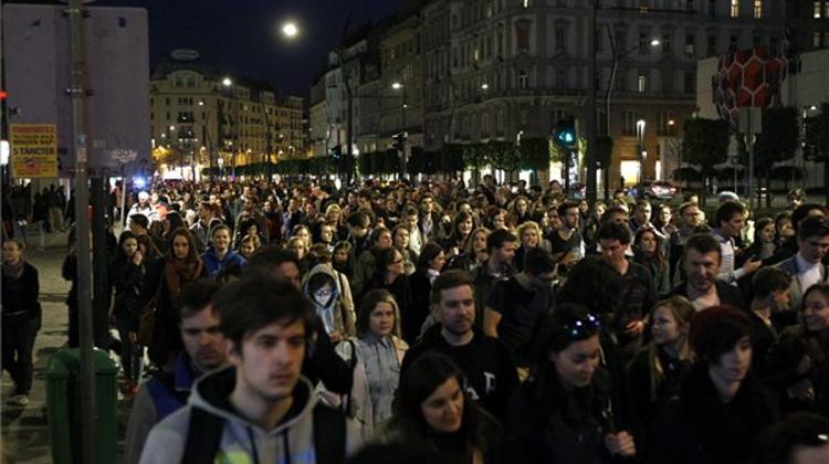 DK Calls On Govt To Stop Axing Popular University Courses In Hungary