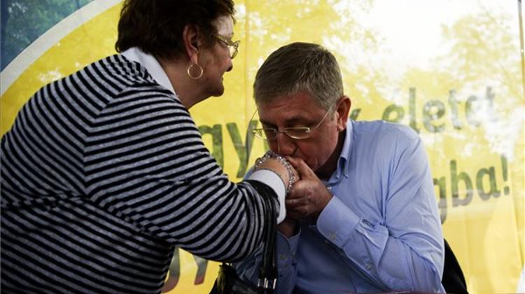 Gyurcsány Urges Hungarians To “Lose Fear Of Refugees”