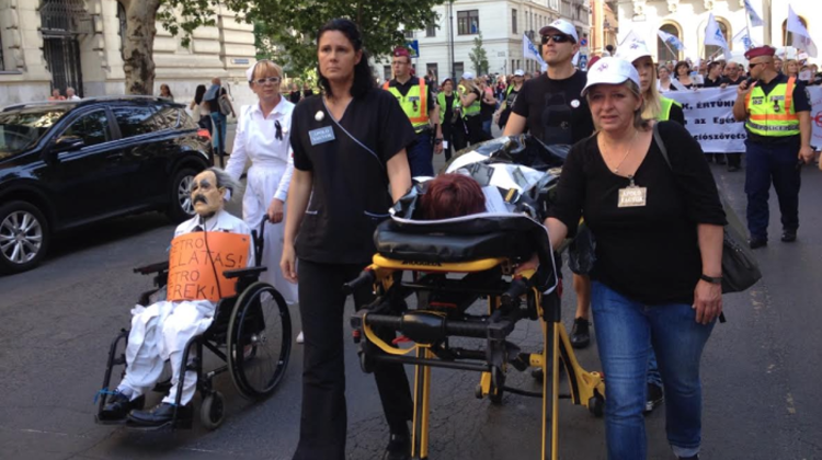 Hungarian Health Care Providers To Resume Protests