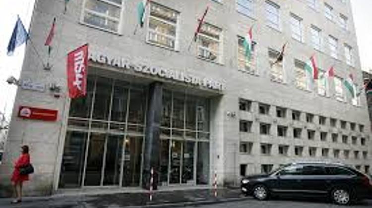 Socialists Use Budapest Office As Aid Centre For Migrants
