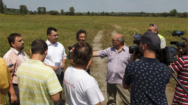 Jobbik Backs Protest Of Planned Reception Centre In Hungary
