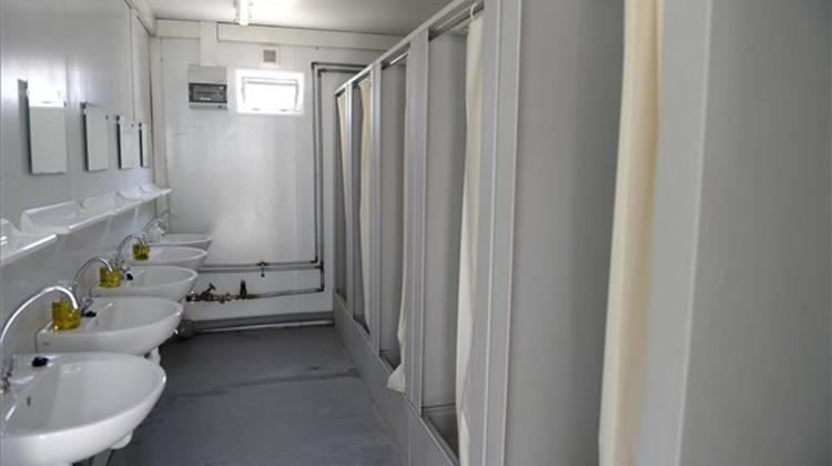 Transit Zone For Migrants Opens At Nyugati Railway Station