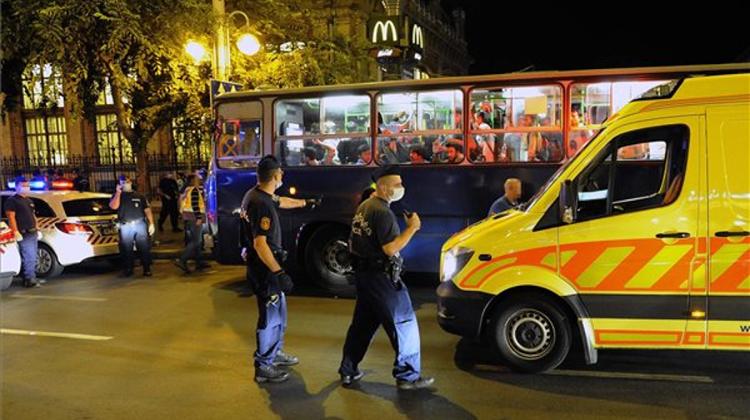 Budapest Creates Areas For Migrants In Transit