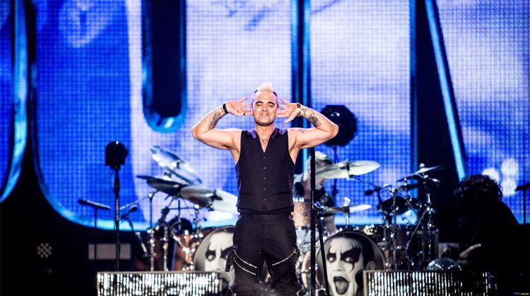 Williams Wows Capacity Crowd At Sziget Festival Budapest