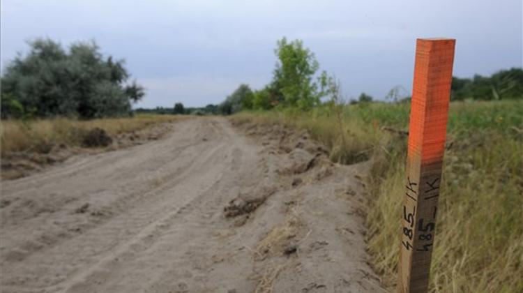 Construction Of Fence On Hungarian Border Starts Today