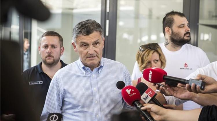 First Transit Area For Migrants Opens In Budapest