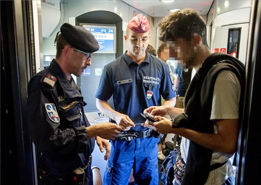 More Police On Hungarian - Austrian - German Joint Train Patrol
