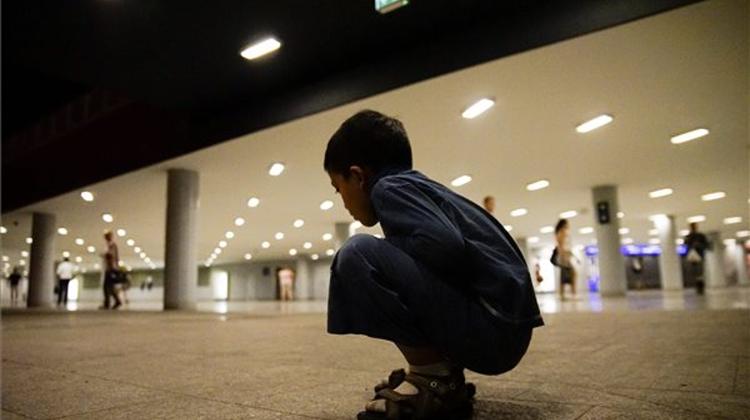 Migrants Set Up Camp In Budapest Metro Stations