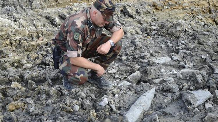 Grenade Find Prompts Evacuations In Budapest