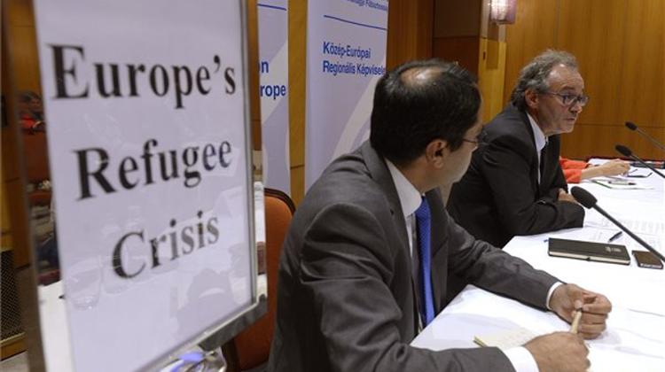 UNHCR Director Calls For Simpler Registration For Migrants In Hungary