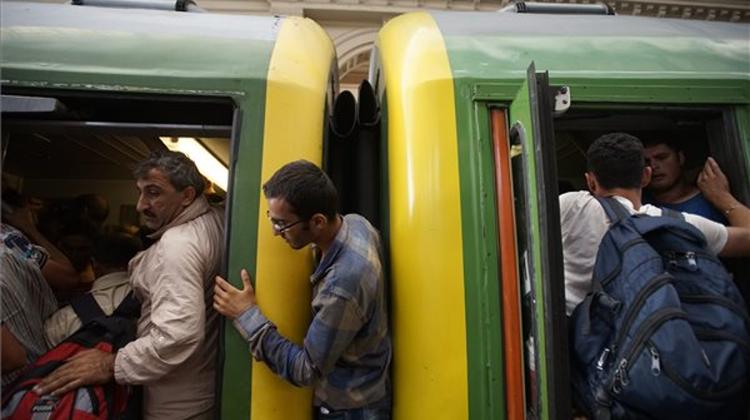 Video: Police Deny Migrants With Tickets Access To Budapest Train Station