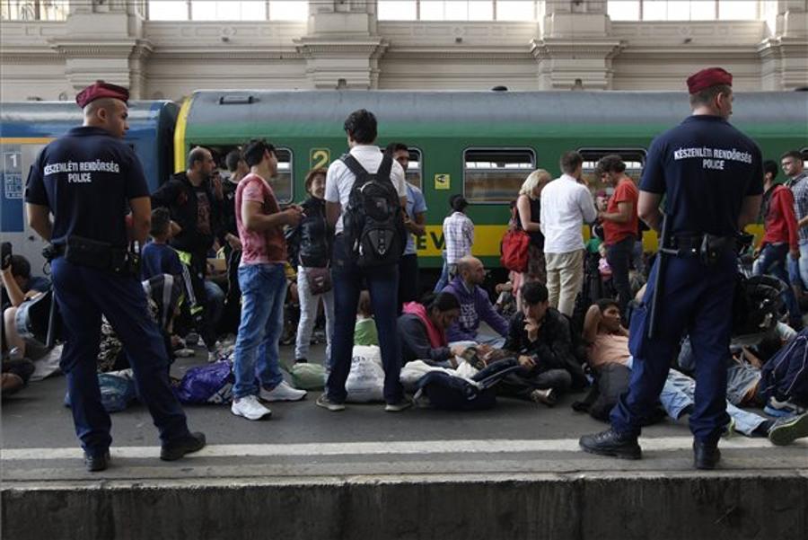 Video: Migrants Allowed Into Budapest Station, But No Trains Going West