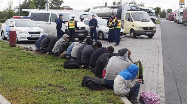 Serbian Human Smuggler Arrested After Long Car Chase, Crash On Hungarian M5