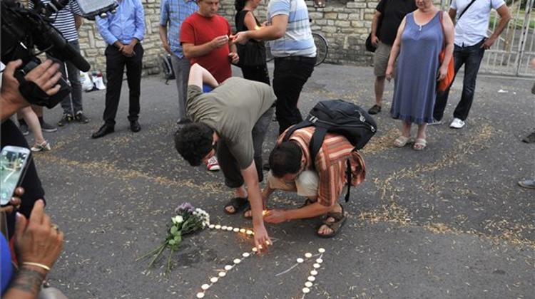 Video: Budapest Vigil For 71 Found Dead On Austrian Motorway