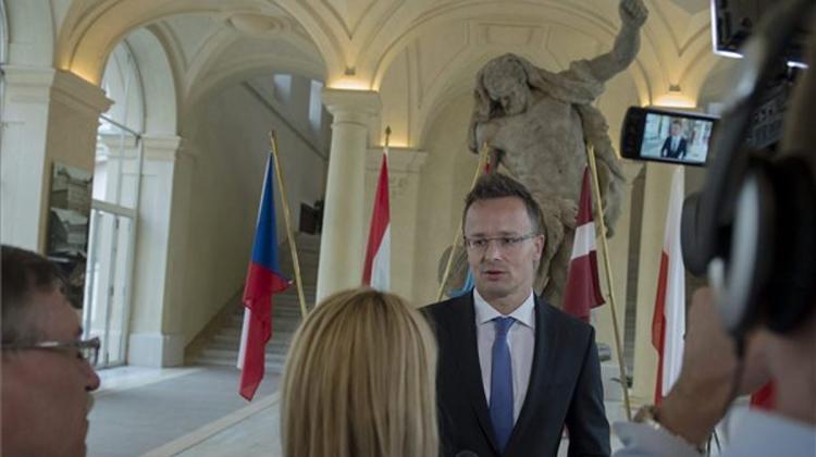Szijjártó Rejects Croatian PM’s Criticism Of Hungary Migration Policy