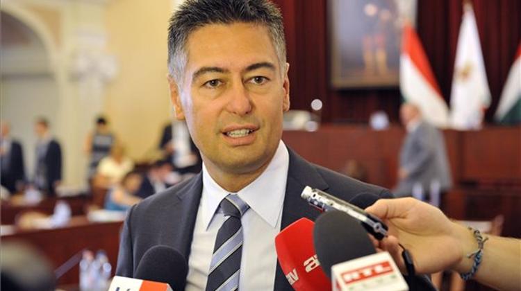 Opposition Demands Govt Ease Migrant Crisis In Budapest