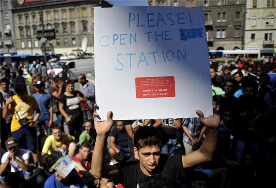 Budapest Keleti Railway Station Resumes Services, Migrants Not Allowed To Enter