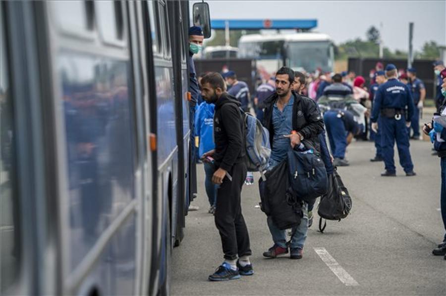 Refugees Proceed Through Hungarian Border At Beremend