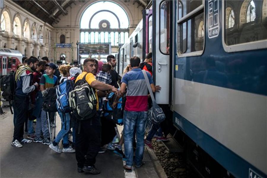 Migrants At Budapest Keleti Station Number 2,000