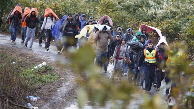 Hungarian Analyst: Migrant Wave Unlikely To Ease In Winter