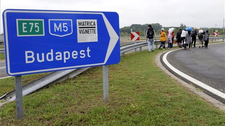 Refugees Close Hungary's M5 Motorway