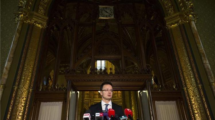 Szijjártó: Govt Asks For Parlt Support Against Migrant Quotas