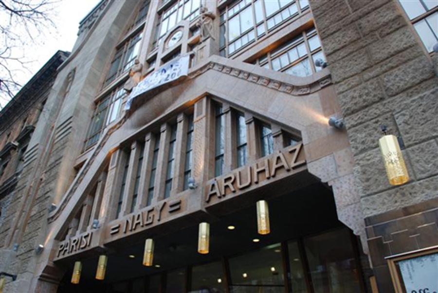 State Reacquires Historic Budapest Department Store