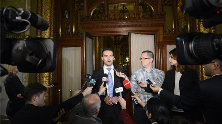 Xpat Opinion: PM & Opposition Parties Discuss Migration Quotas