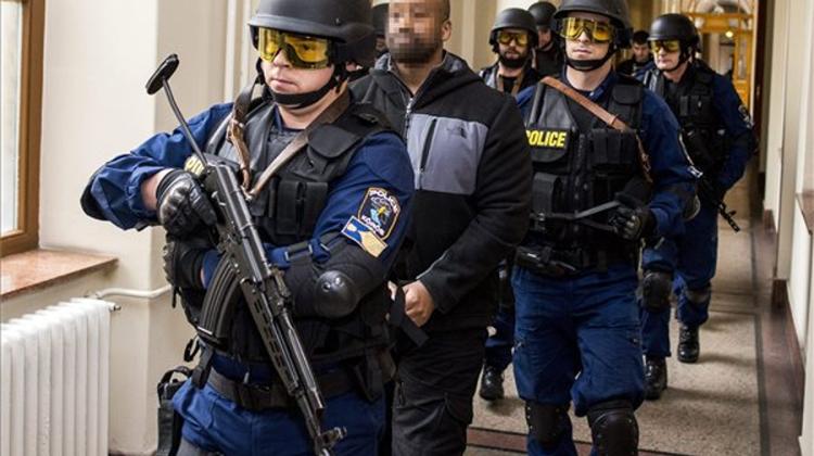 Video Article: British Islamists Extradited By Hungary