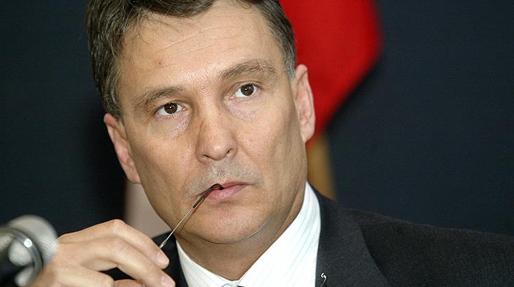 Hungary’s Former Def Min Given Suspended Prison Term For Corruption