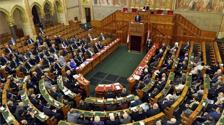 Hungarian Parlt Parties Call For Increased European Security After Paris Attacks