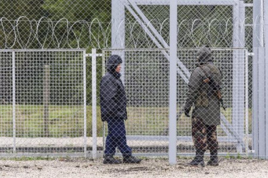 Jobbik To File Complaint Over Hungarian Border Fence Costs