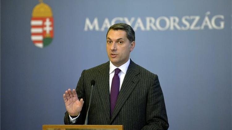 Hungarian Government Office Chief Lázár Praises Tusk, Condemns Soros