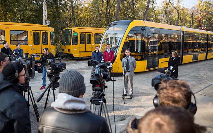 First 56-Meter-Long CAF Trams Will Start Operating In Budapest Next Spring