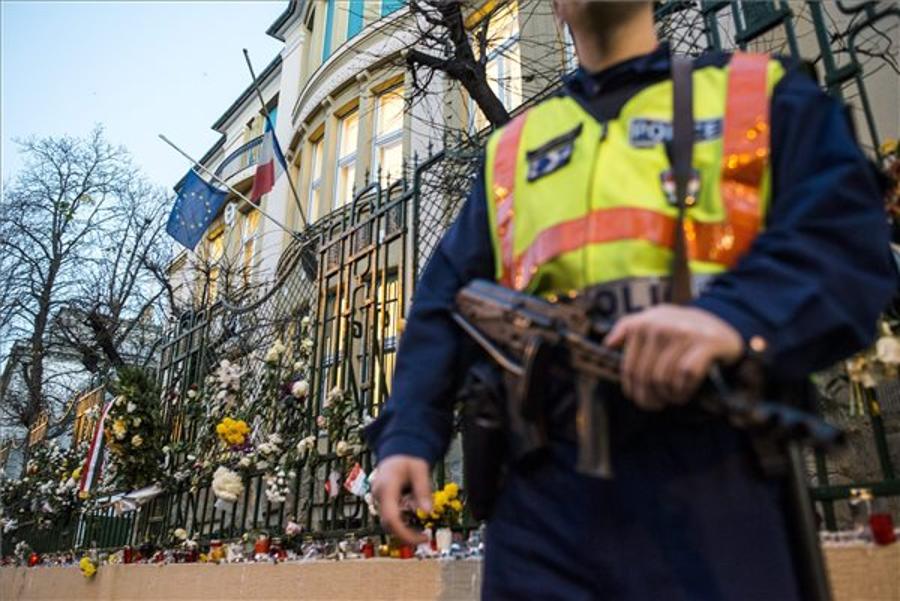 Hungary Keeps Level 3 Terror Alert In Place, No Direct Threat