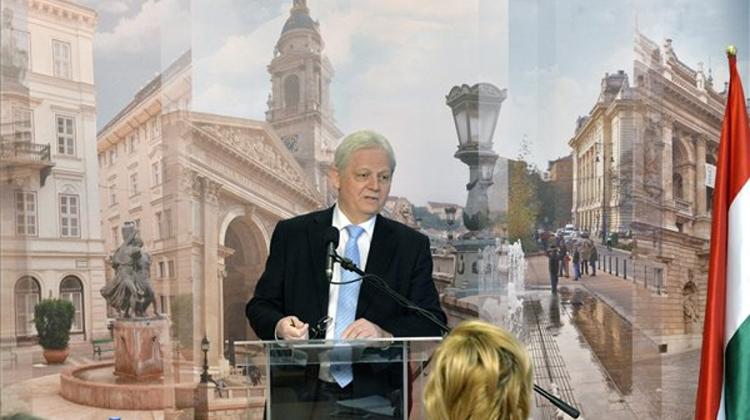 Budapest Mayor Tarlós Questions Free BKV For Elderly