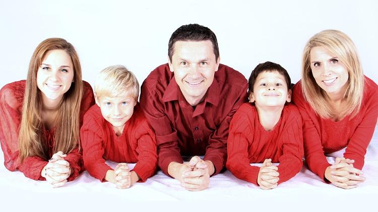 Hungarian Christian Dems Hail New Family Support System