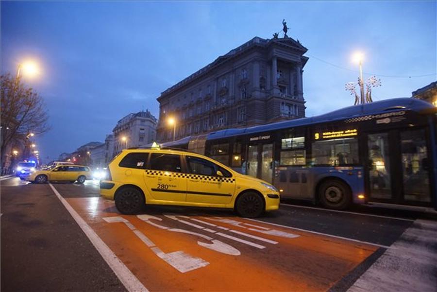 With No Agreement, Taxi Demo Continues In Budapest