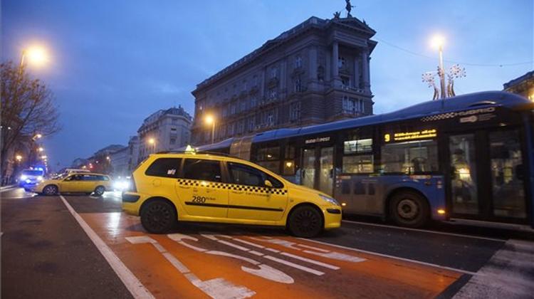 With No Agreement, Taxi Demo Continues In Budapest