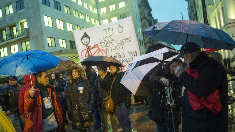 Teacher Demonstrations In 10 Hungarian Cities Oppose Centralization