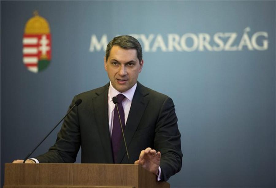 Lázár Rules Out Wage Hike For Teachers