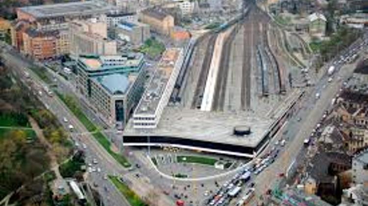 Transport Group Defends Déli Station