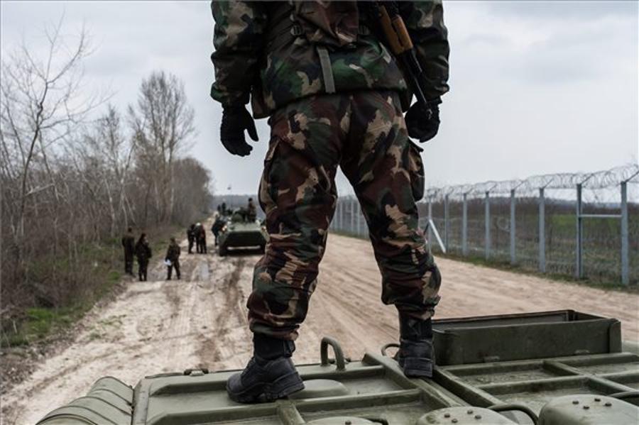 Army Starts Reinforcing Barriers Along Hungary-Serbia Border