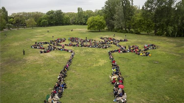 Civil Groups Hold Protest Against Liget Project