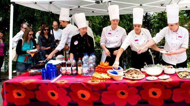 Special Pop-Up Kitchen Outside Finnish Embassy, 21 May