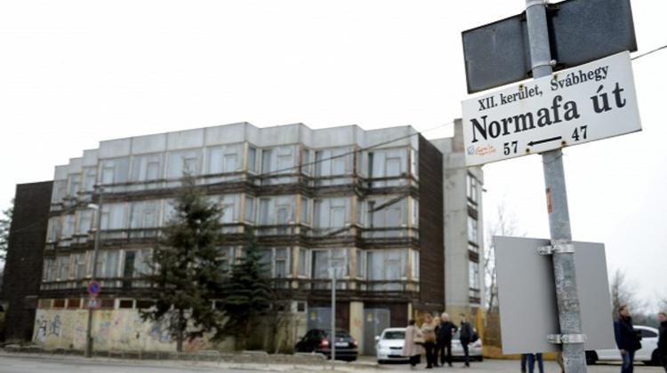 Fewer Buildings In Normafa