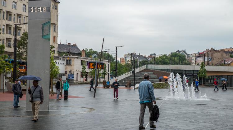 Budapest’s Széll Kálmán Square Re-Opened To Public